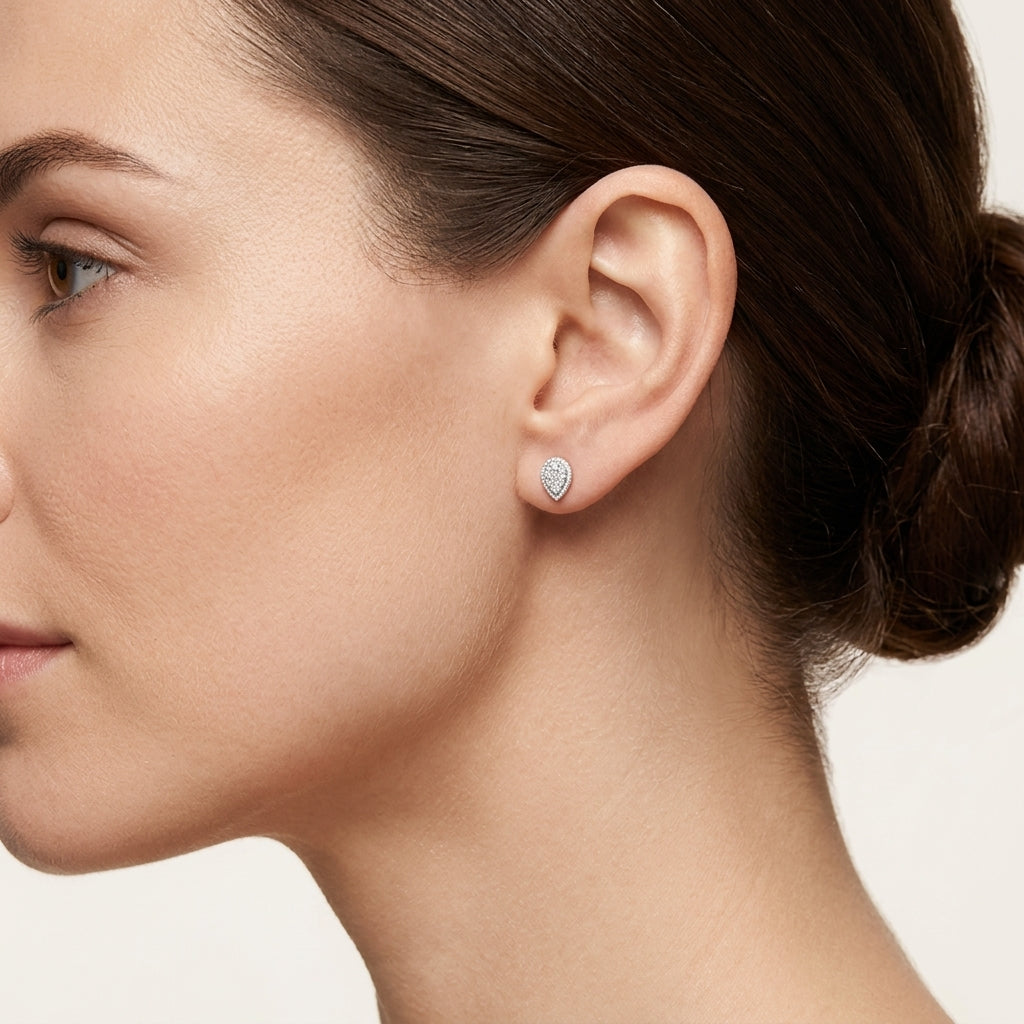 Luminous Pear Diamond Earring