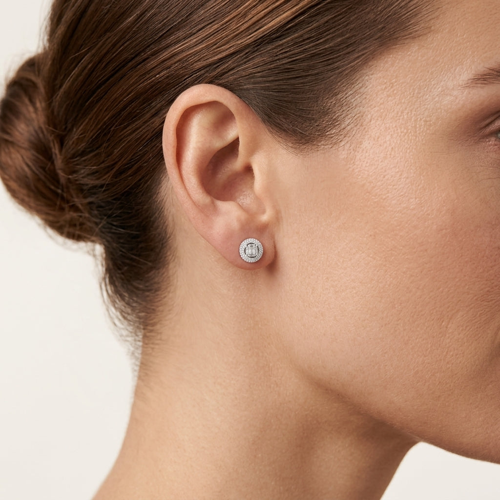 Lustrous Diamond Earring